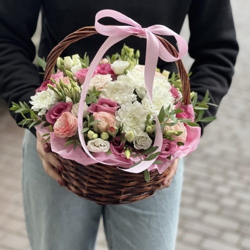 Корзина с цветами "Милой"