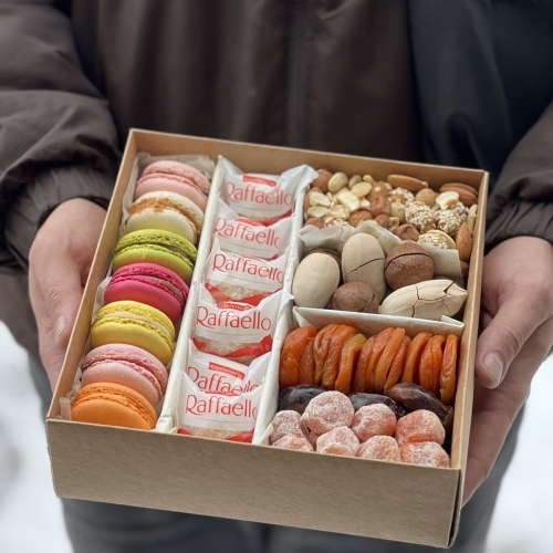 Набор сладостей с орехами