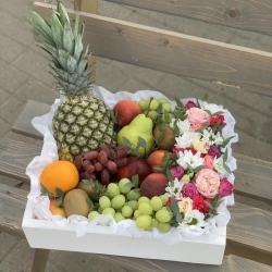 Подарочный ящик с фруктами