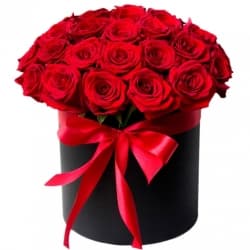 35 красных роз в черном цилиндре "Сладкая дрожь"